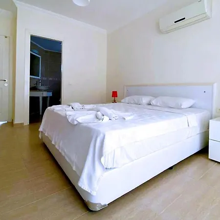 Oludeniz Villa. Ovacik'ta Ozel Havuzlu * フェティエ